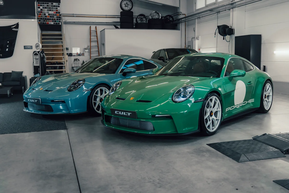 2x Porsche 911 ST